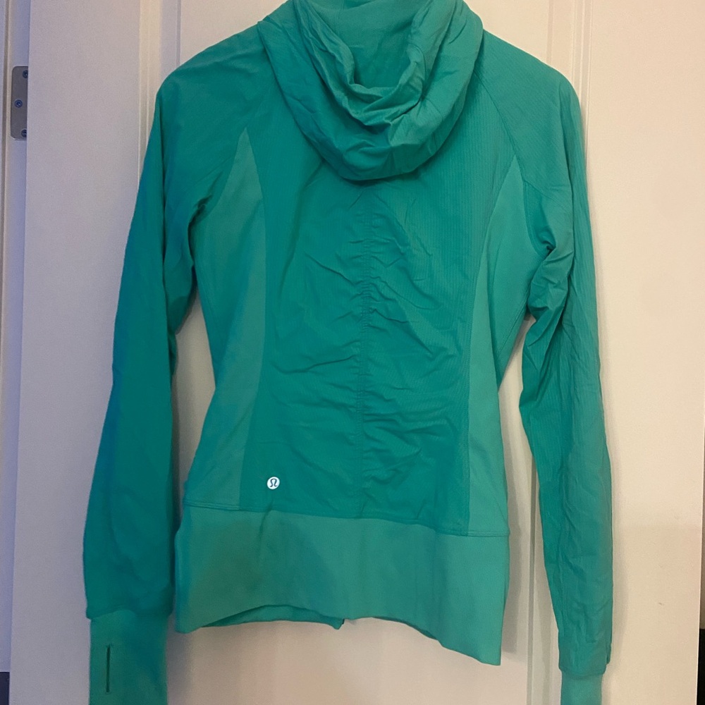 Lululemon - Picture 2 of 3